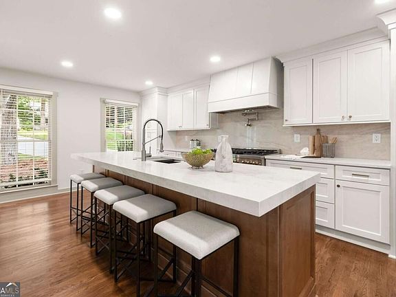 4th image of 5177 Riverhill Rd NE