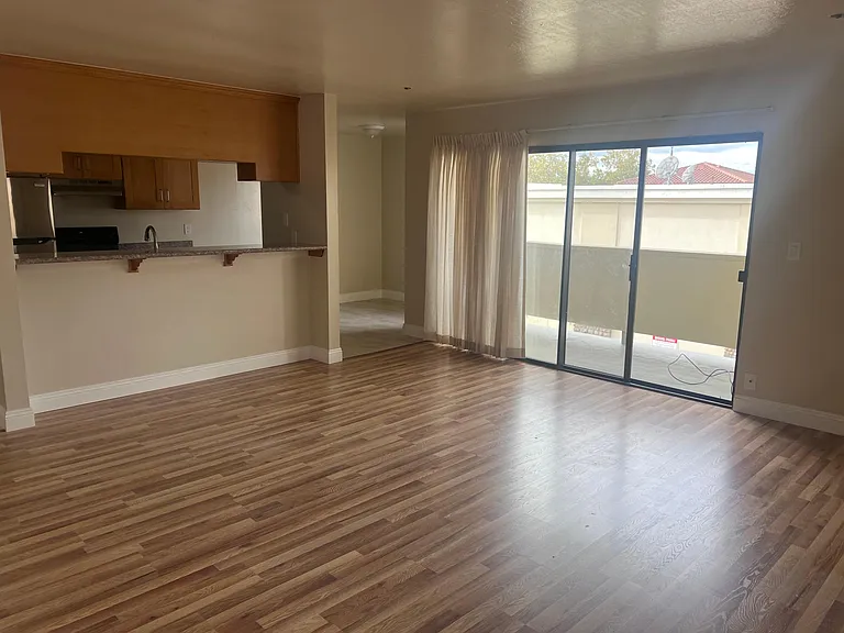 281 Juana Ave #201 — Photo 2