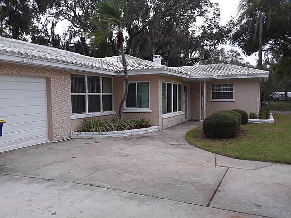 2nd image of 300 Richards Ave