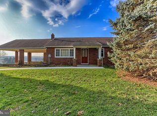 742 S Lake Rd, Spring Grove, PA 17362