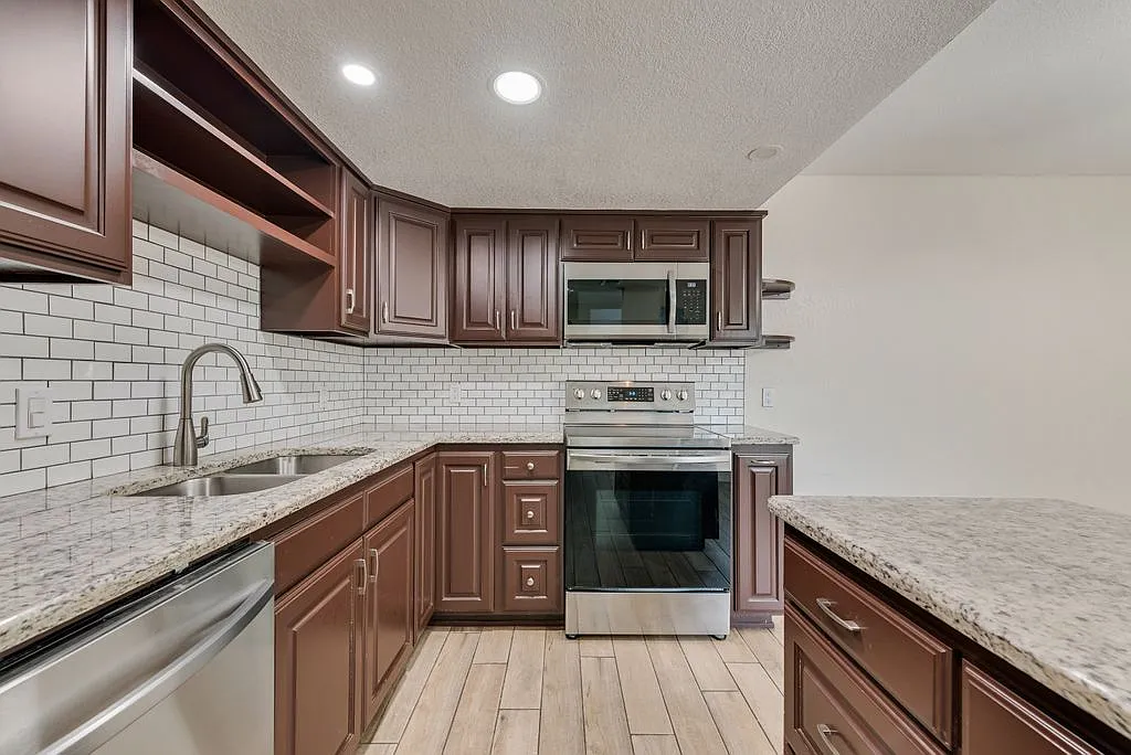 3 bed, 2.0 bath, 1485 sqft, $2,500 — Photo 3
