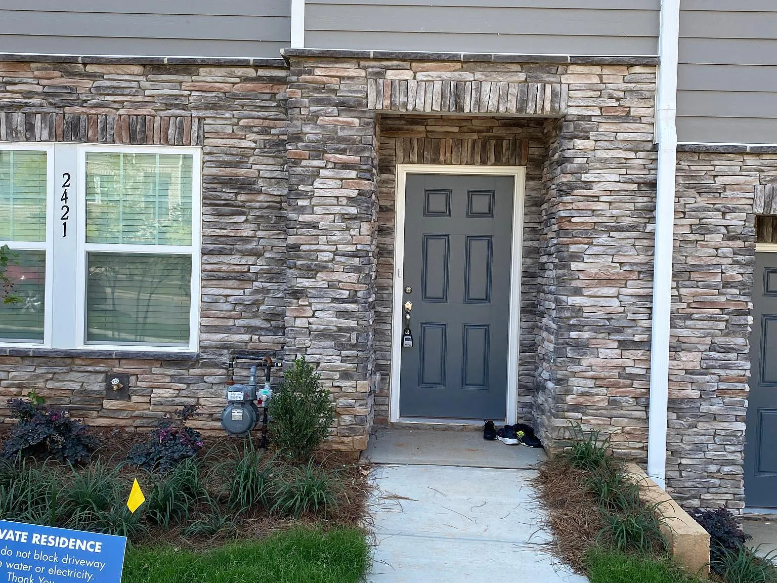 2421 Arbor Loop Dr — Photo 2