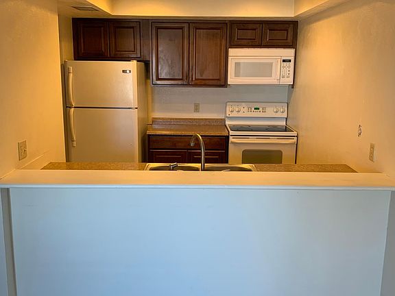 4th image of 4866 S Dudley St Unit 3-5
