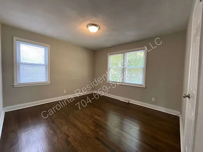 405 Plymouth Ave — Photo 11
