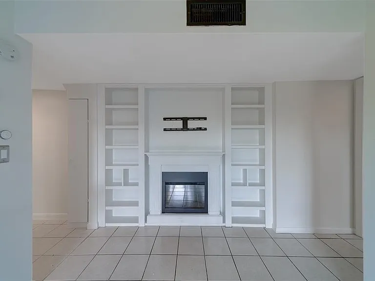 890 N Village Dr #103 — Photo 11