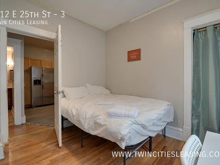 912 E 25th St #3 — Photo 40
