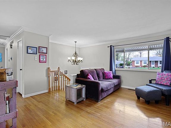 3rd image of 2823 Glenway Dr