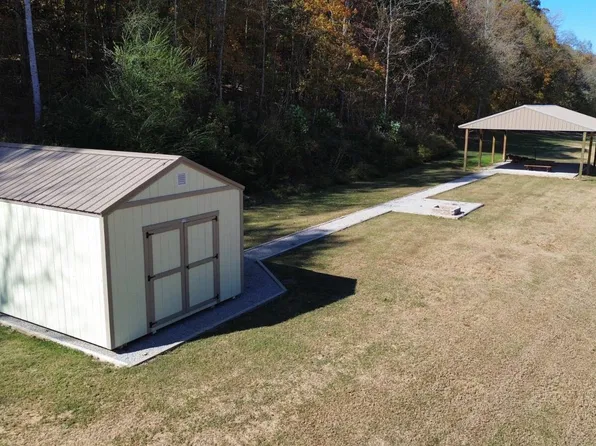 700 Potters Creek Rd, Burkesville, KY 42717