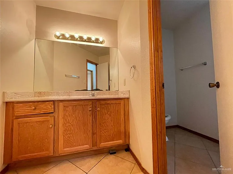 3102 Gabriel St — Photo 10