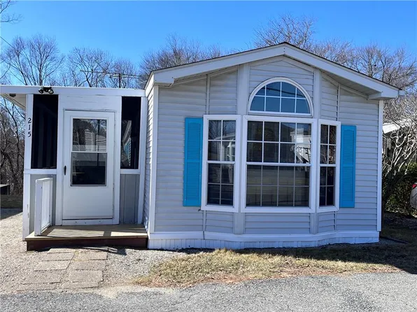 215 Cooper Ln, East Greenwich, RI 02818