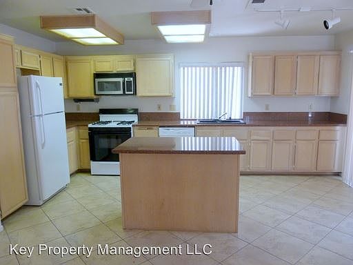 5th image of 1698 Garden Path Ct