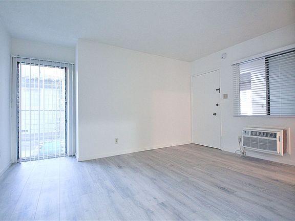 2nd image of 356 W Doran St APT 3