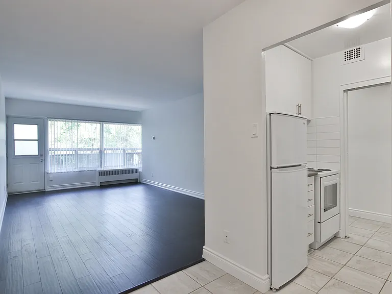 494 Avenue Rd #B — Photo 3