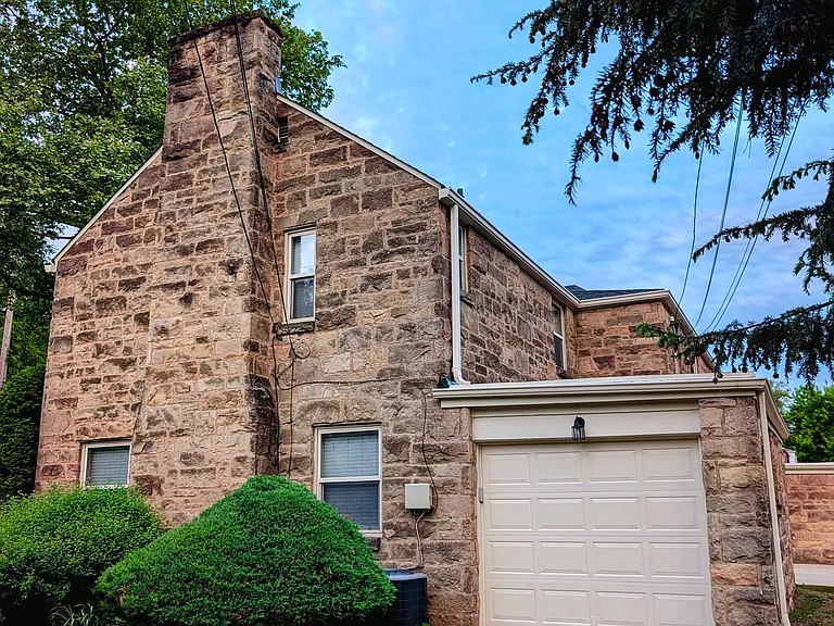 1255 Cochran Rd — Photo 3