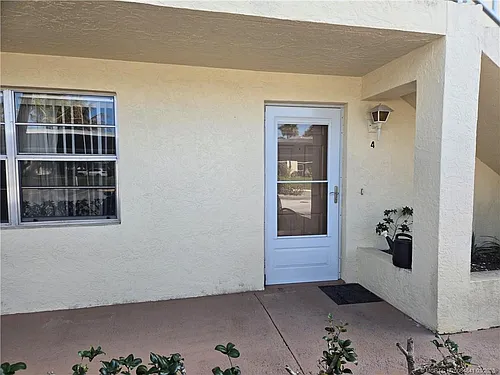 2950 SE Ocean Blvd Photo 1