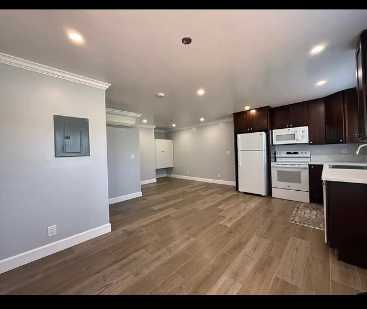 1 bed, 375 sqft, $2,195 — Photo 3
