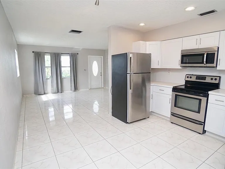 5908 NW 81st Ave — Photo 12