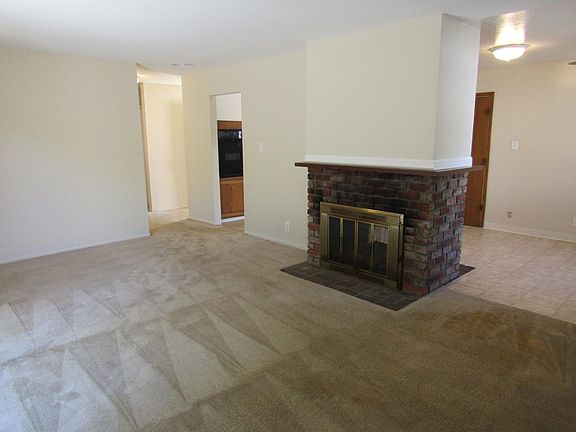 2nd image of 2772 La Jolla Ave