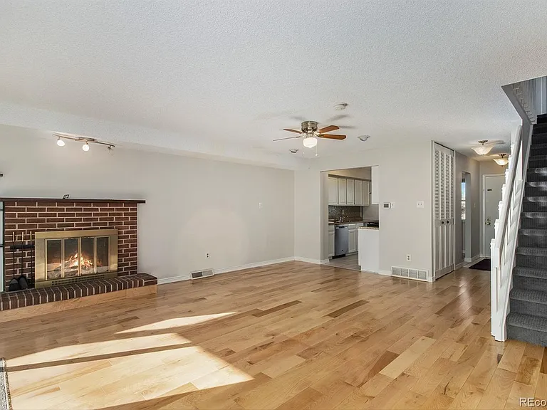 6380 E Wesley Ave — Photo 2