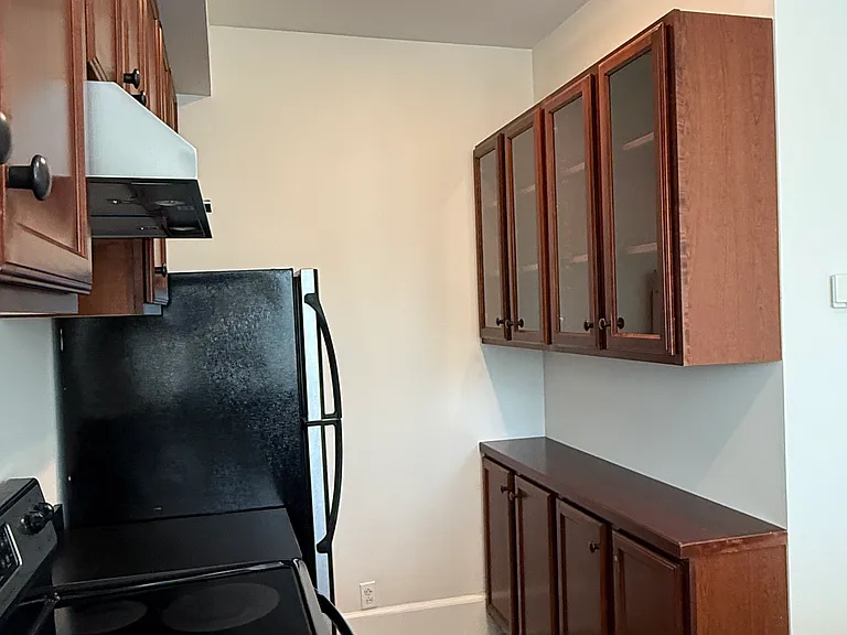 3 Lafayette St #3 — Photo 3