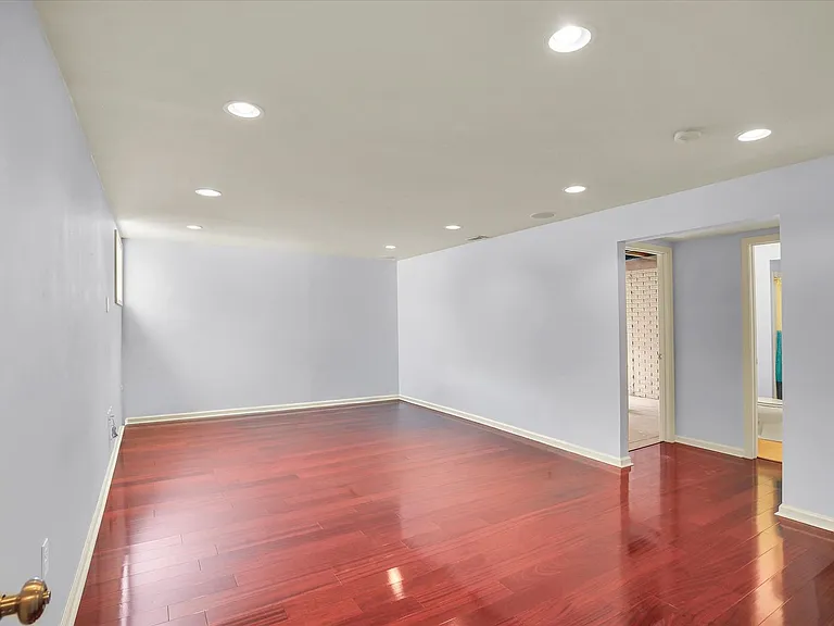 2321 Blanche Ln — Photo 23