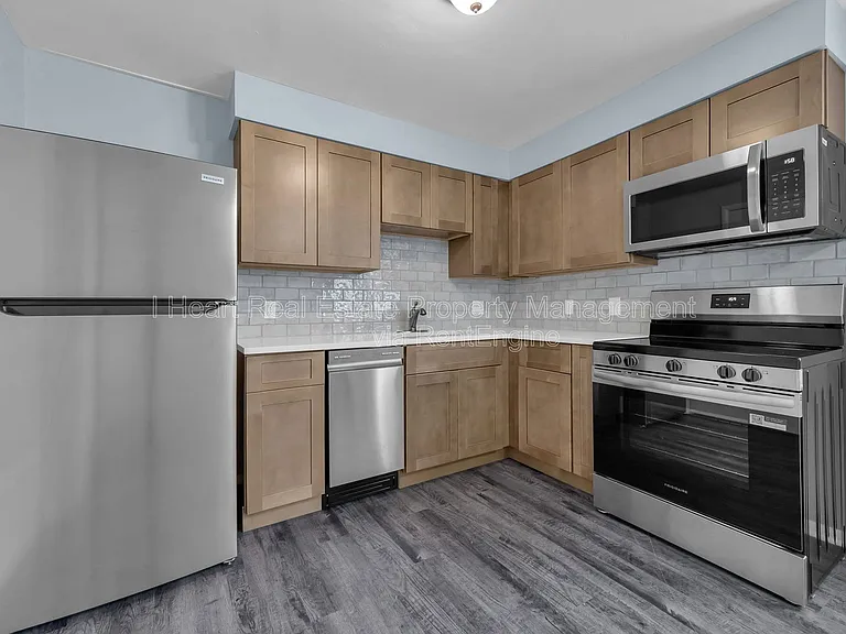 880 N Meadows Ct #J — Photo 9