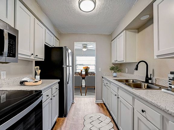 5th image of 2930 Stonemont St #15W