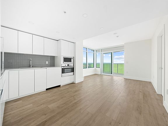 4th image of 10428 Whalley Blvd #2502