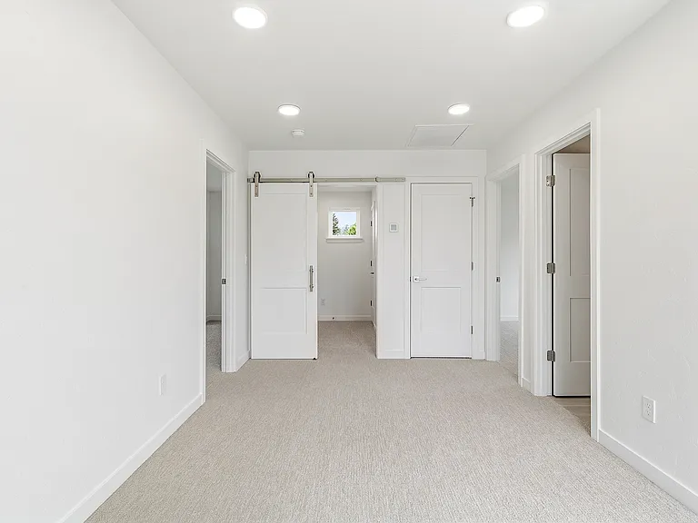 1057 SE Garrison Village Way — Photo 18