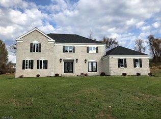 8 Ramsey Way, Washington Twp, NJ 07853