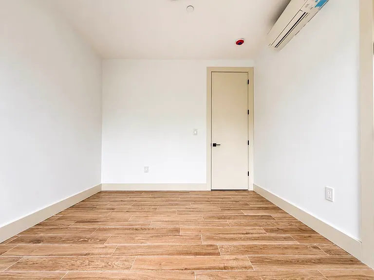 452 E 26th St #2B — Photo 5