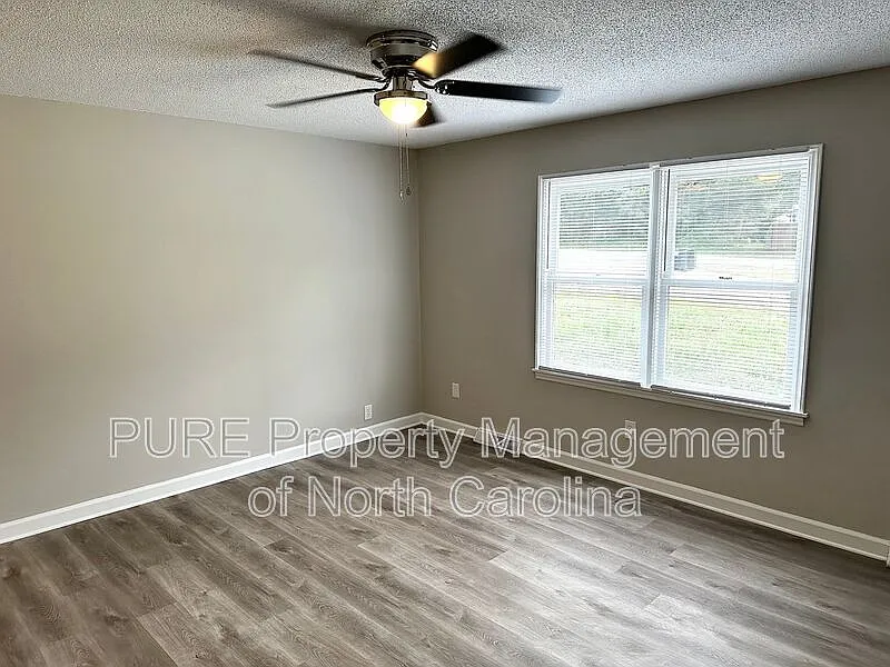 2 bed, 1.5 bath, 1026 sqft, $895 — Photo 3