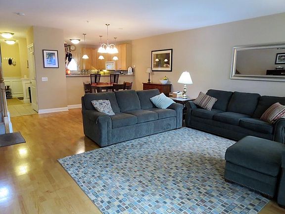 2nd image of 1102 Acorn Dr