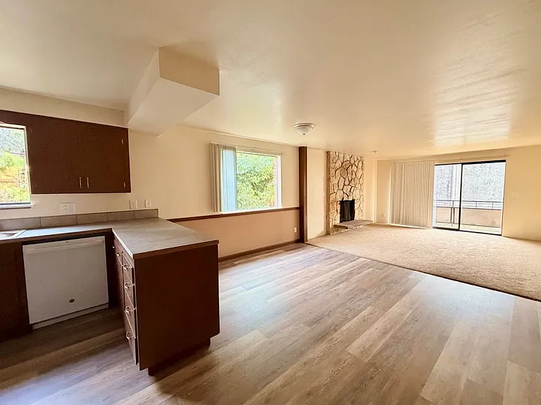 Majestic View Apt — Photo 9