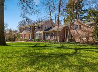 1 Meadow Ln, Roseland, NJ 07068