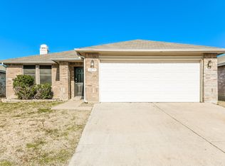 1977 Lariat Dr, Justin, TX 76247