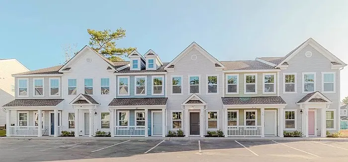 230 Banbury Dr