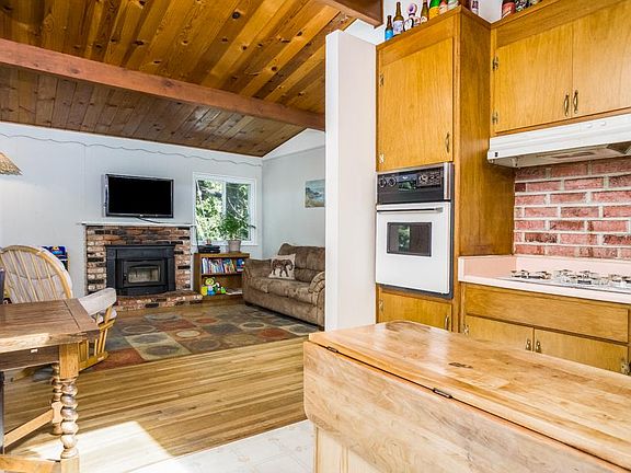 4th image of 290 Acorn Dr