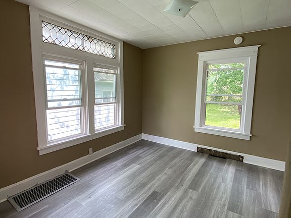 5th image of 285 Malleable St