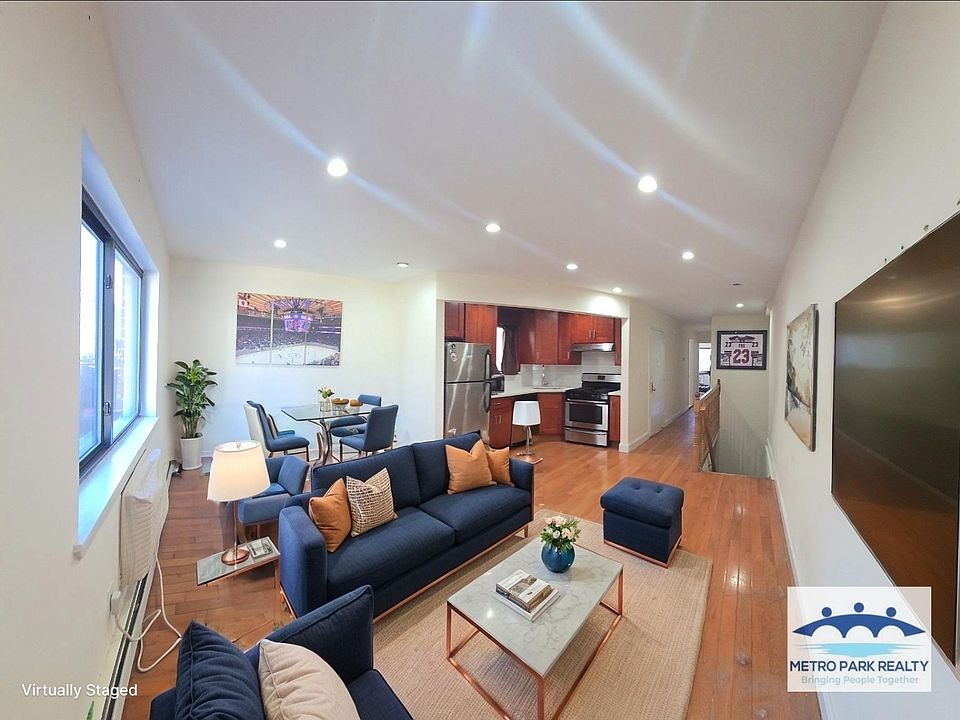 1st image of 3904 214th Pl Floor 1
