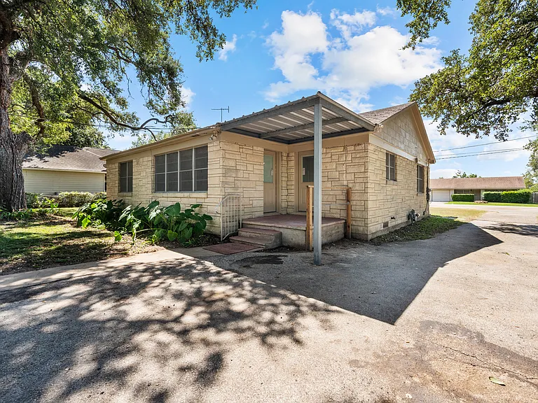 940 Hardeman St — Photo 23