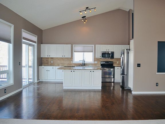 2nd image of 15070 Appaloosa Trl NE