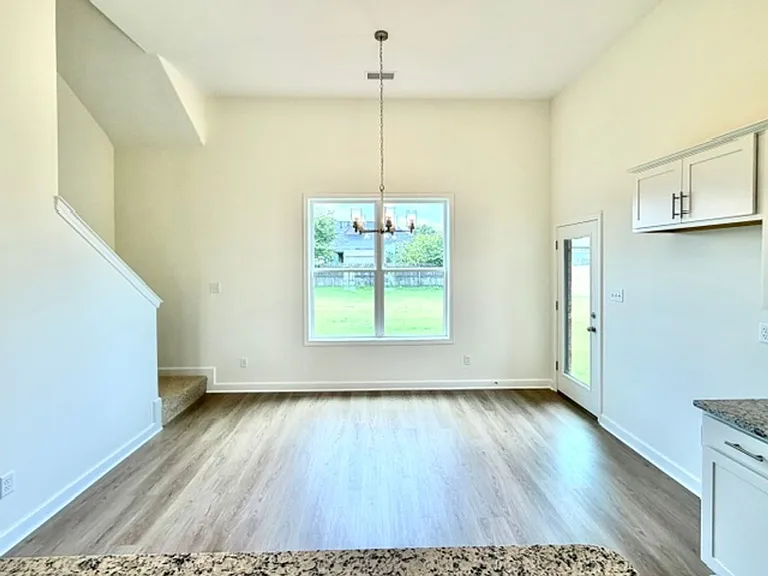 155 Summer Rose Ln — Photo 4