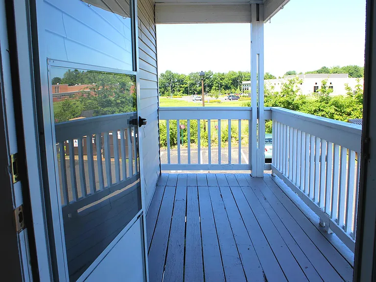 55 Fox Hill Ln — Photo 6
