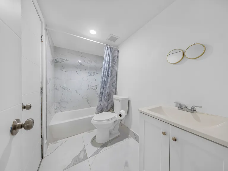 14500 NE 6th Ave — Photo 5