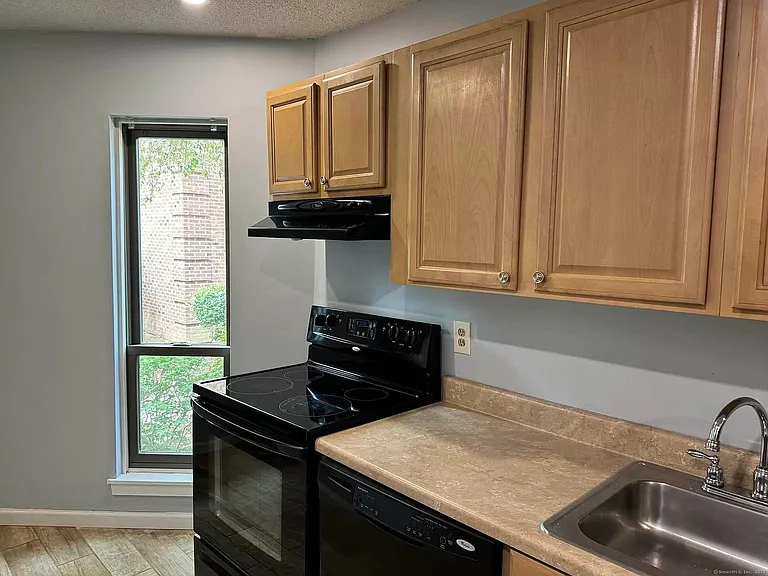 73 Wellington Dr — Photo 11