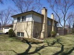 514 S Busse Rd, Mount Prospect, IL 60056