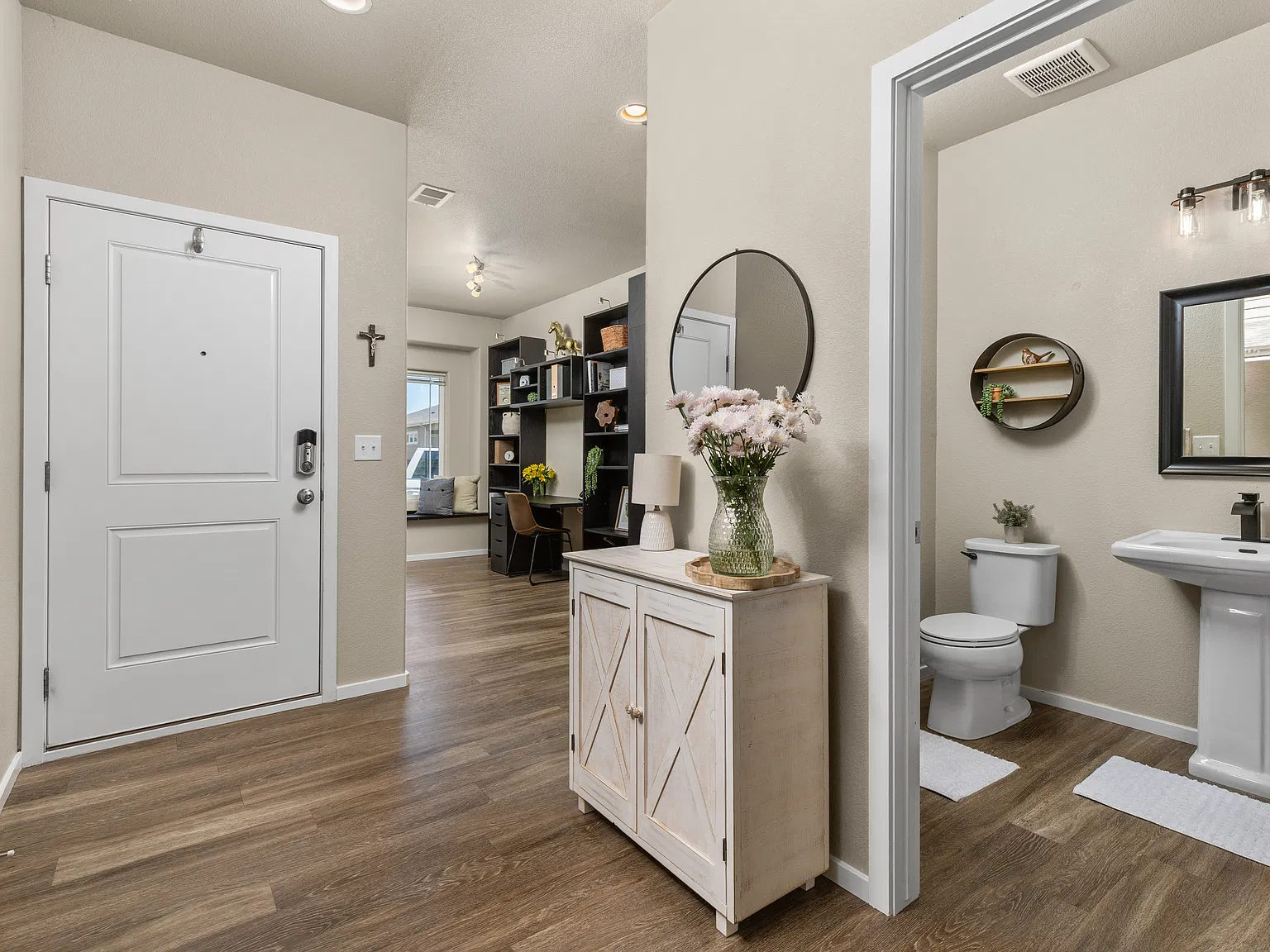 3 bed, 2037 sqft, $2,500 — Photo 3