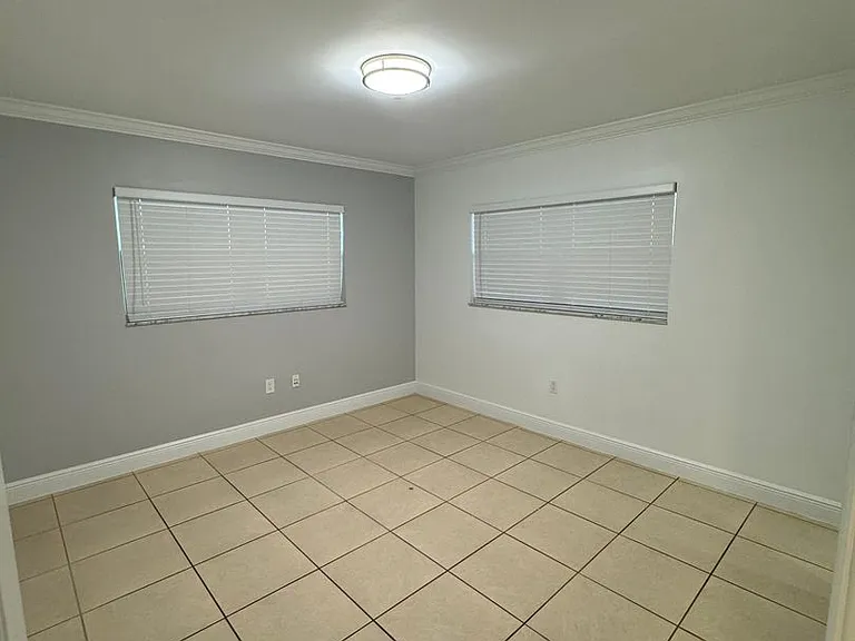 2536 Van Buren St — Photo 16