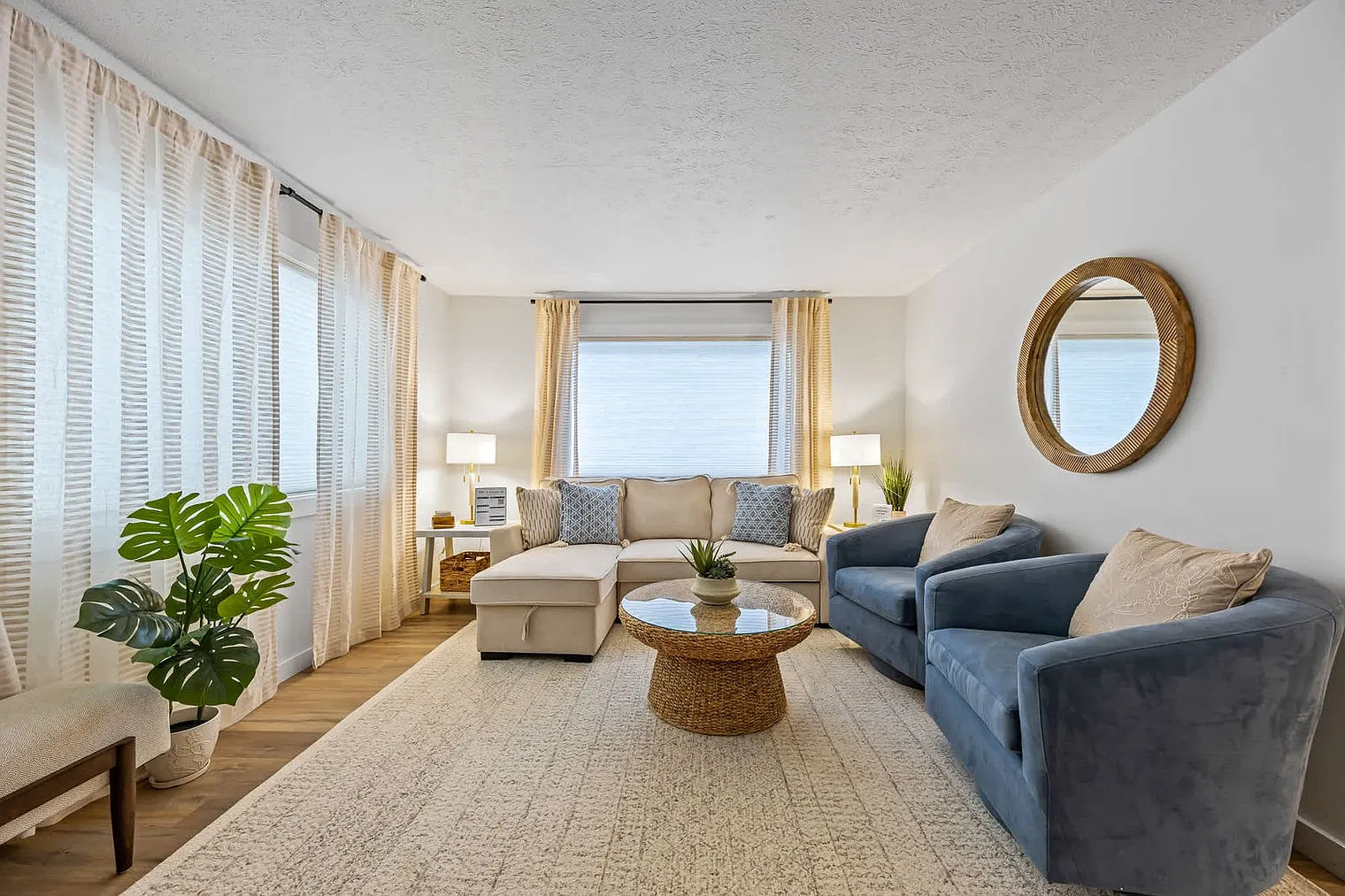 2 bed, 1.0 bath, 785 sqft, $3,317 — Photo 3
